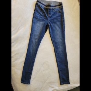 No Boundaries women pull on jegging dark. Size small.